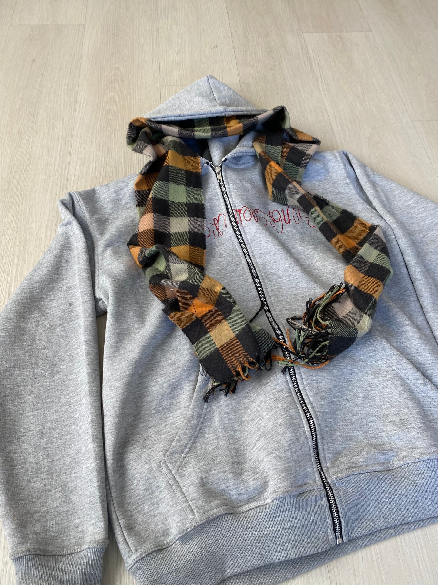 "Scarf Zip-up Hoodie"