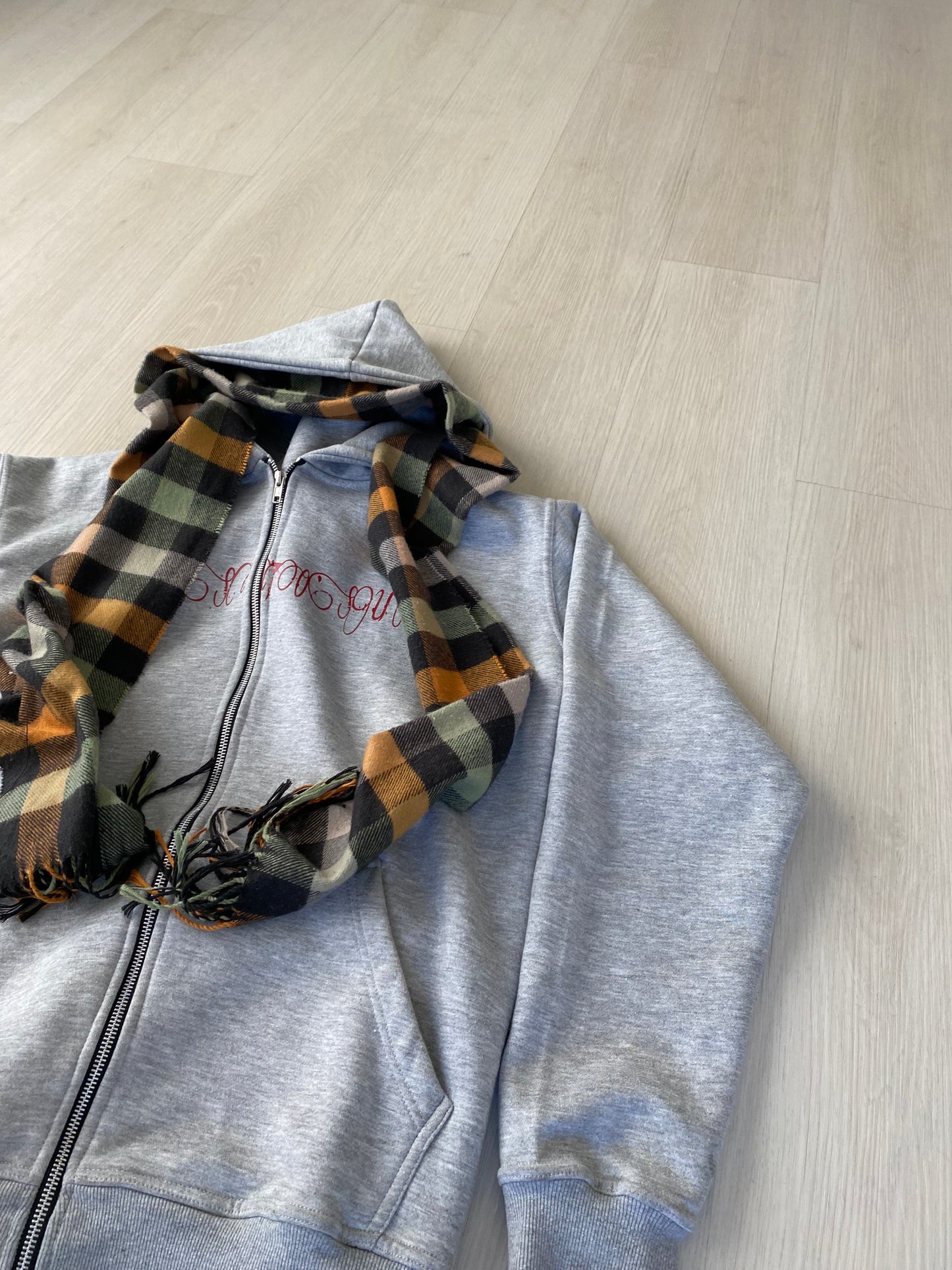 "Scarf Zip-up Hoodie"